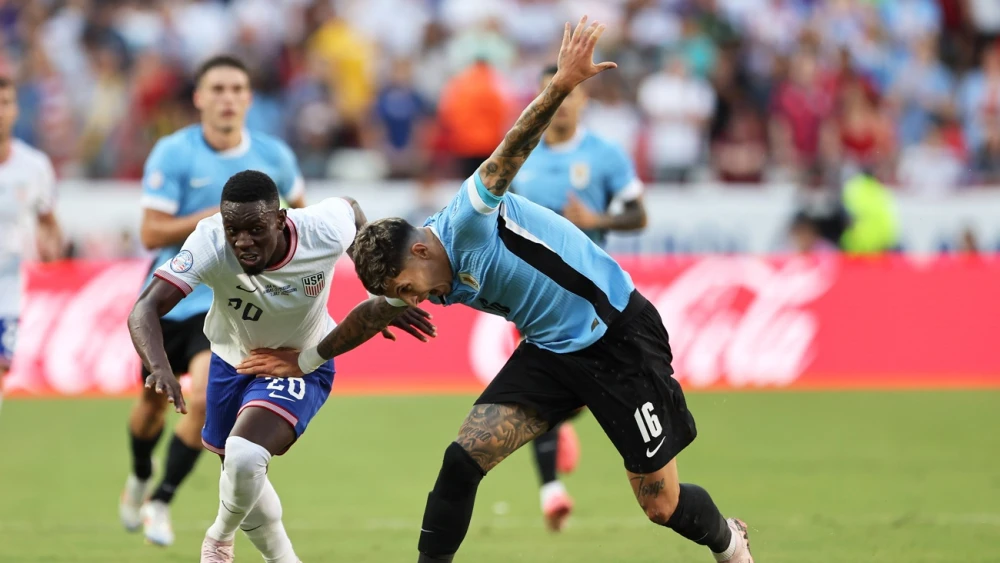 Uruguay gana, elimina a Estados Unidos y se clasifica a cuartos